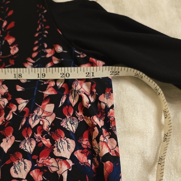 Ivanka Trump Black and Pink Cold Shoulder Long Sleve Sheath Dress Scoop Neck Lar - Picture 13 of 16